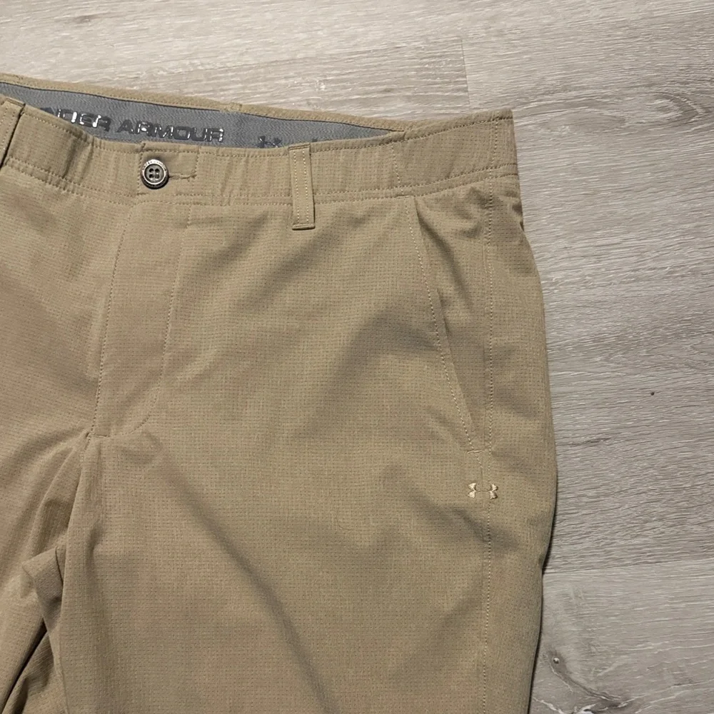 Men's Under‎ Armour Tan Pants - Size 32/34